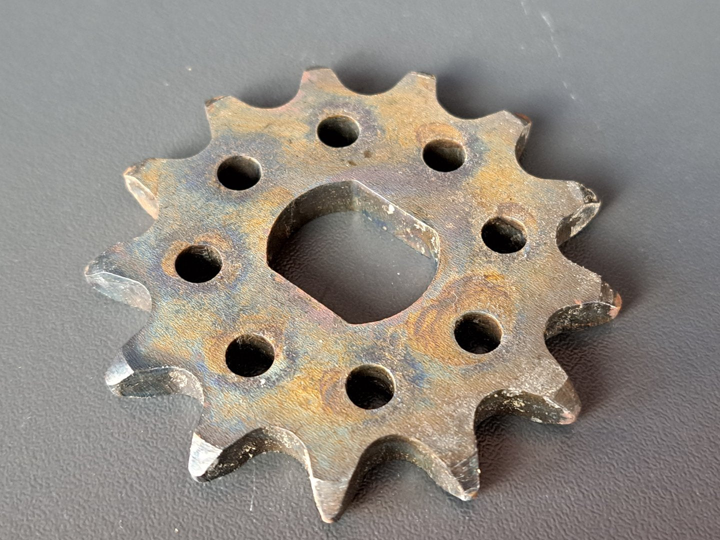 Kettenritzel S51, S70 für Kette 420er Teilung, 11-19 Zähne